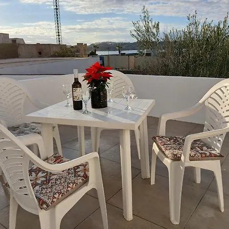 'villa Sylvia', 2 Bedrooms With A Spectacular Seaview St. Paul's Bay