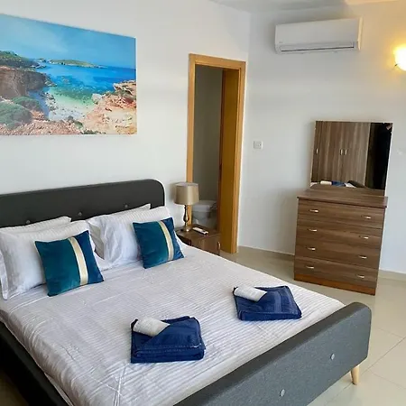 'villa Sylvia', 2 Bedrooms With A Spectacular Seaview St Paul's Bay