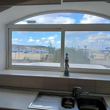 Sylvia With Seaview וילה *