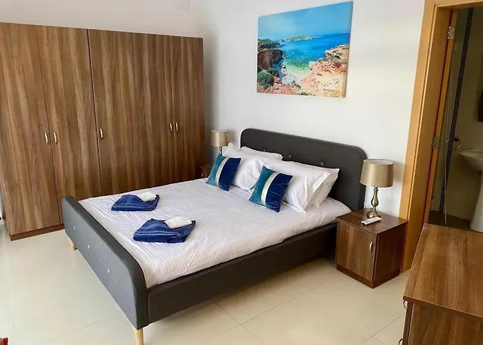 Villa Villa 'Sylvia' With Spectacular Seaview - 2 Bedroom San Pawl il-Baħar