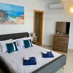 'sylvia' With Spectacular Seaview - 2 Bedroom San Pawl il-Baħar