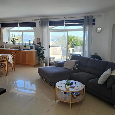 'sylvia' With Spectacular Seaview - 2 Bedroom Villa San Pawl il-Baħar