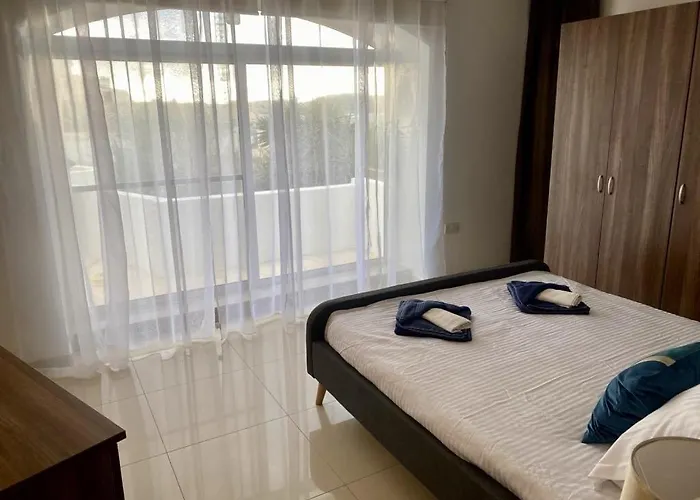 Villa Villa 'Sylvia' With Spectacular Seaview - 2 Bedroom *